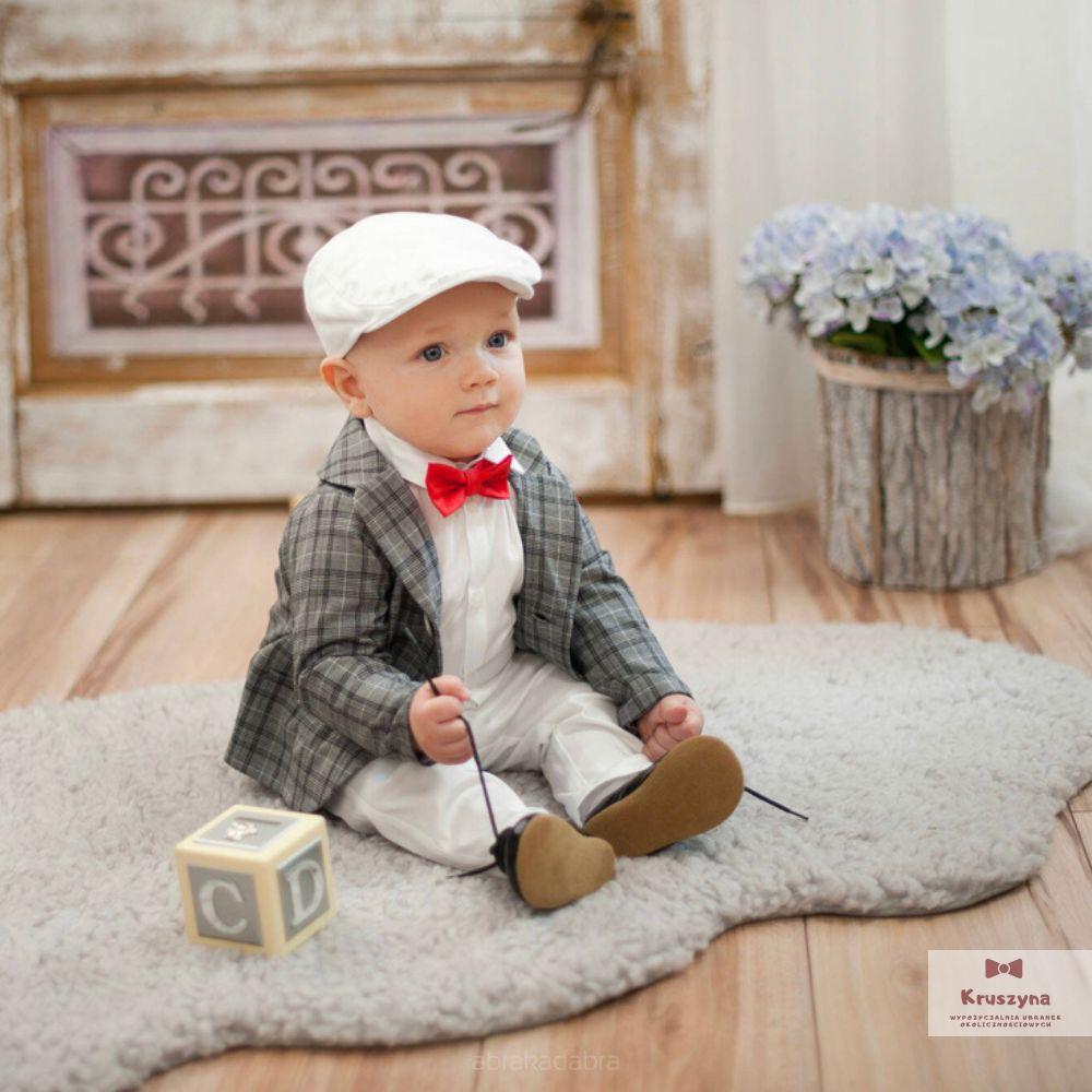 Garniturek do chrztu Kubuś (biały) marki Abrakadabra
